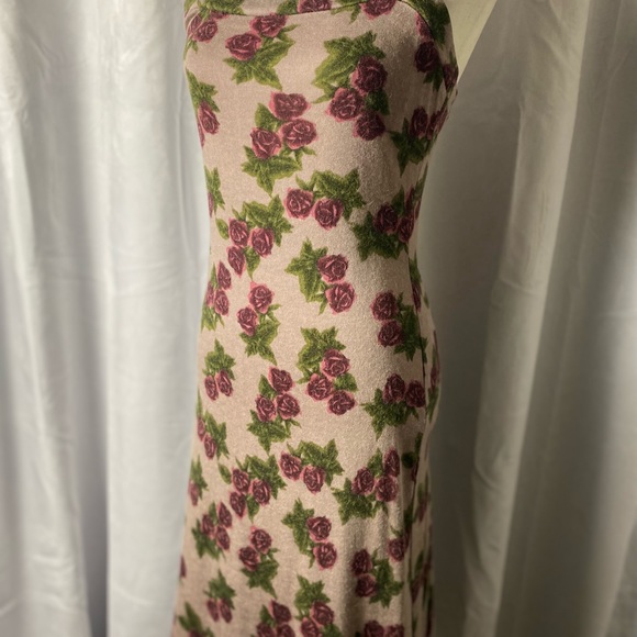 BETSEY JOHNSON sexy floral dress. - Picture 5 of 14